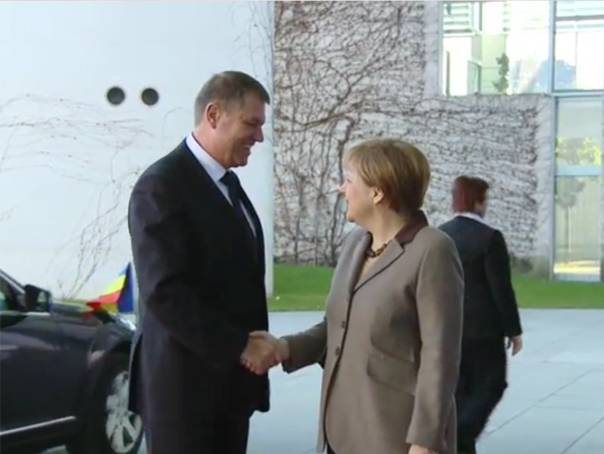 Imaginea articolului Iohannis: Contăm pe sprijinul Germaniei pentru identificarea unei soluţii privind Schengen. Merkel: Nu pot să promit acum - VIDEO
