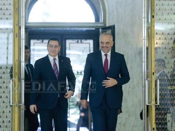 Imaginea articolului Ponta, despre cartea premierului albanez: La noi, toate culisele puterii sunt la TV, nu trebuie cărţi