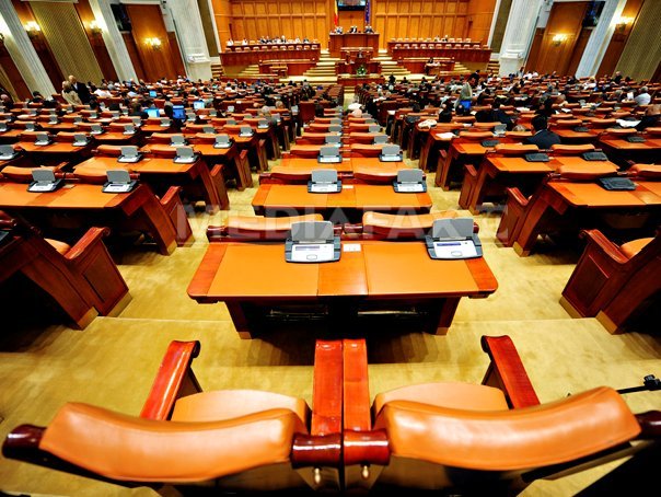Imaginea articolului Moţiunea simplă a PNL va fi dezbătută şi votată miercuri în plenul Camerei 
