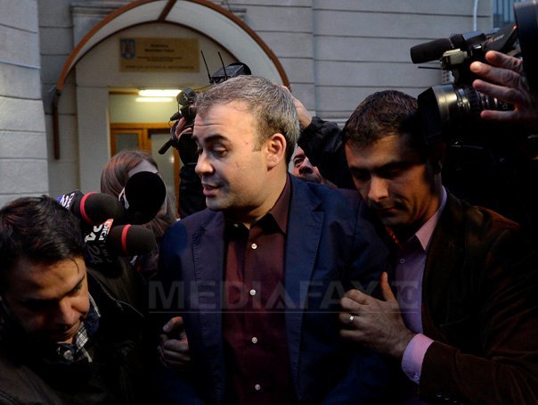 Imaginea articolului Darius Vâlcov, adus din arest la DNA pentru a fi audiat în dosarul de corupţie 