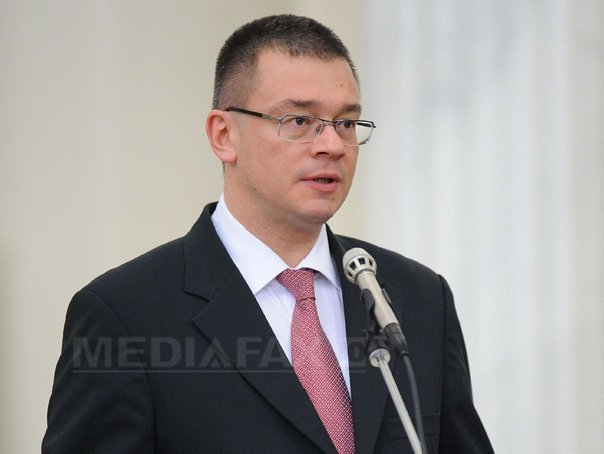 Imaginea articolului Parlamentul se va reuni marţi la ora 17,00, pentru numirea lui Mihai Răzvan Ungureanu la SIE 
