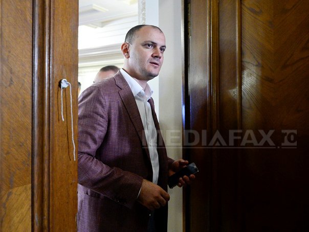 Imaginea articolului Deputatul Sebastian Ghiţă şi fostul primar al Ploieştiului, trimişi în judecată de DNA