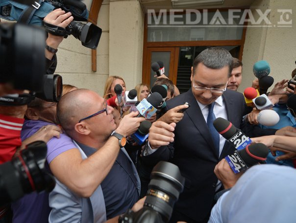 Imaginea articolului Ponta: La intrarea la DNA era un domn care mi-a cerut demisia. Cred că era doamna Gorghiu deghizată