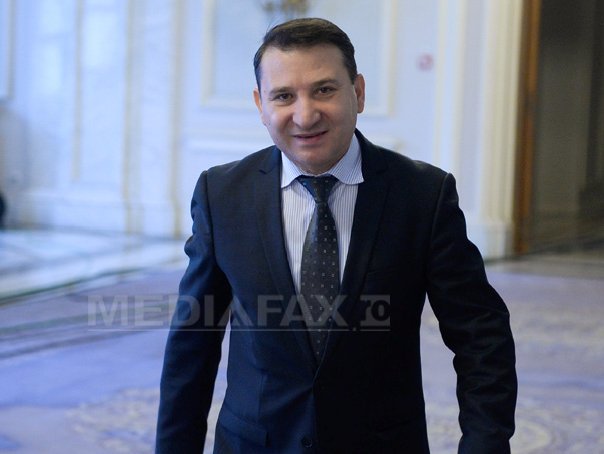 Imaginea articolului Instanţă: Primarul Bacăului, care are interdicţie de a părăsi ţara, poate să plece la Chişinău