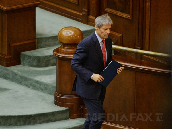 Imaginea articolului Cioloş: România îşi menţine rezerva faţă de un mecanism permanent de relocare a migranţilor. Mandatul premierului la Consiliul European, avizat favorabil 