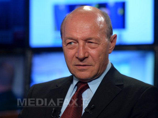 Imaginea articolului Traian Băsescu nu poate schimba numele partidului