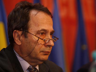 Imaginea articolului Valer Dorneanu, fost deputat PSD, ales preşedinte interimar al Curţii Constituţionale 