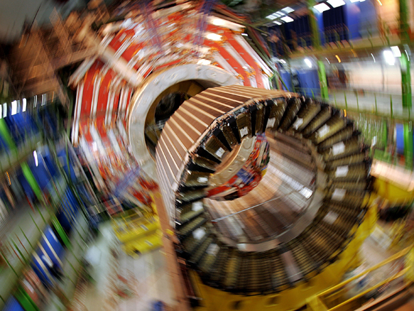 Imaginea articolului MAE: Romania îşi va consolida capacitatea de cercetare după dobandirea calităţii de membru CERN