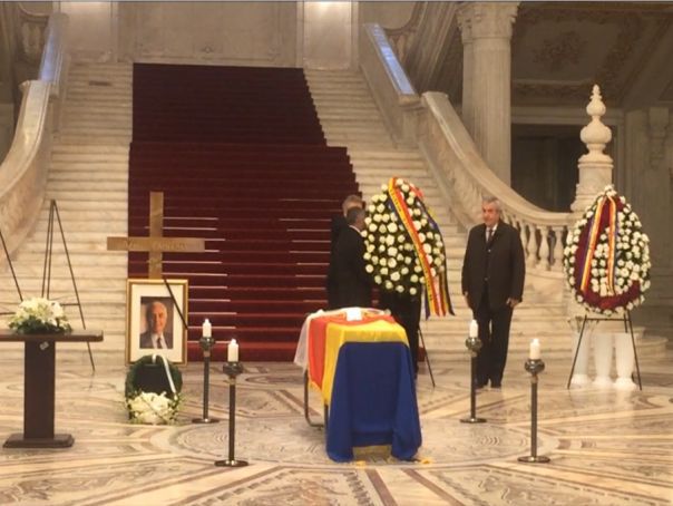 Imaginea articolului Seniorul liberal Radu Câmpeanu a fost înmormântat cu onoruri militare - VIDEO