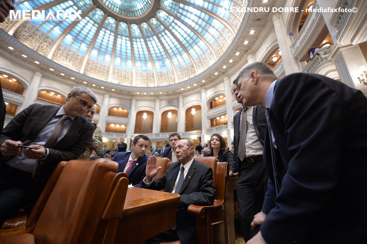 Imaginea articolului Băsescu, despre sesizarea UDMR la CNCD: Să încep să plâng sau ce să fac?