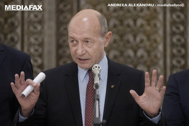 Imaginea articolului Băsescu, prima opinie în scandalul demisiei lui Dăncilă : Este o încălcare gravă a atribuţiilor
