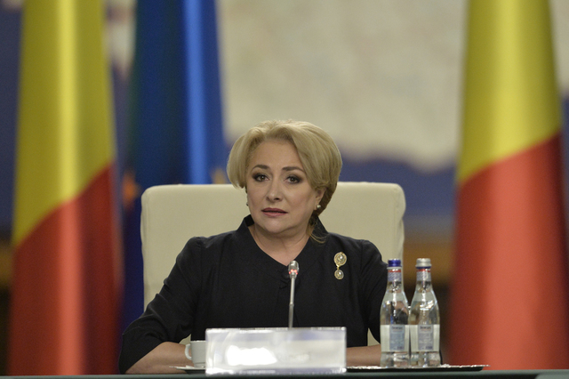 Imaginea articolului Dăncilă se declară jignită de ieşirile publice ale preşedintelui: A spus "femeia aceasta" sau "nu ştie funcţionarea statului"