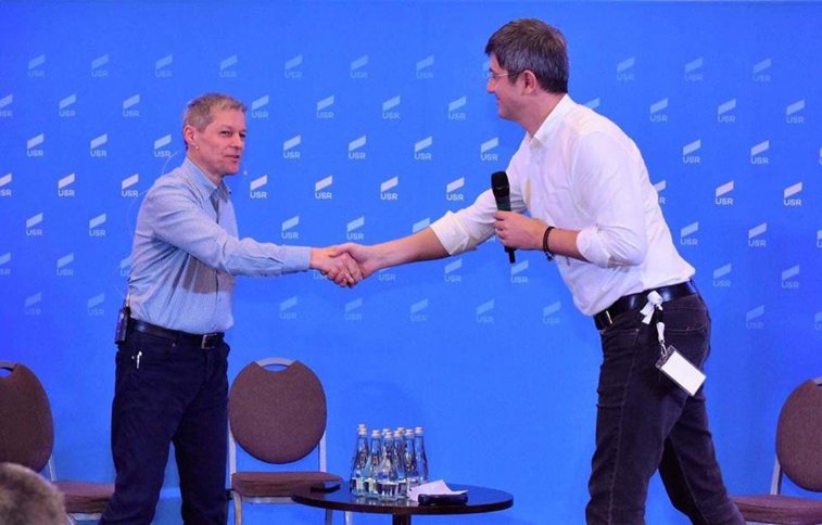 Imaginea articolului Dacian Cioloş, despre USR: Nu avem divergenţe, dar discutăm