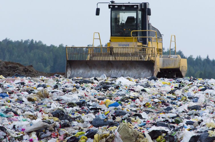 Imaginea articolului Comisia Europeană verifică dacă România ia măsurile necesare pentru închiderea a zeci de gropi de gunoi 