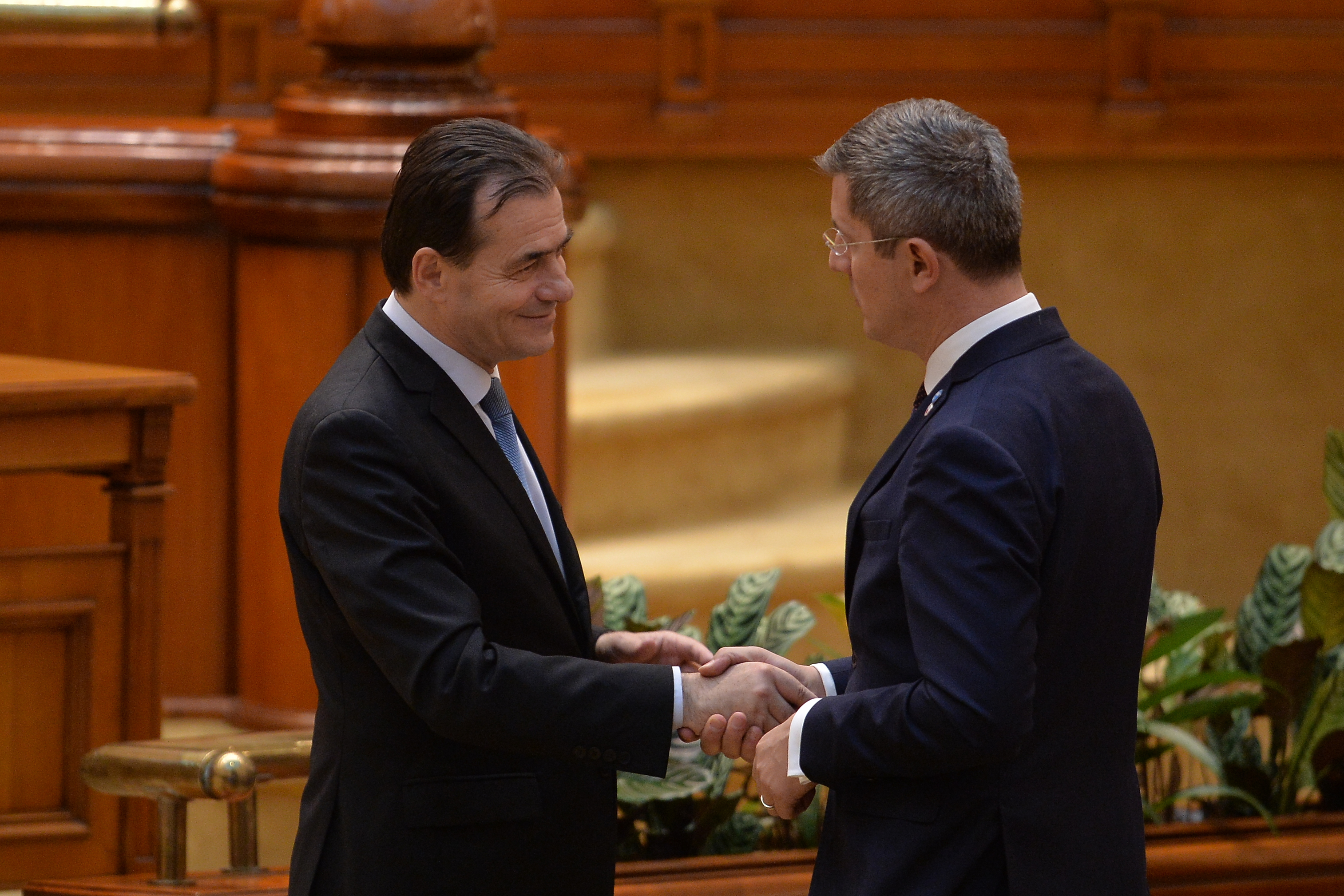 Barna: Voi discuta cu Orban săptămâna viitoare despre anticipate şi formarea majorităţii parlamentare