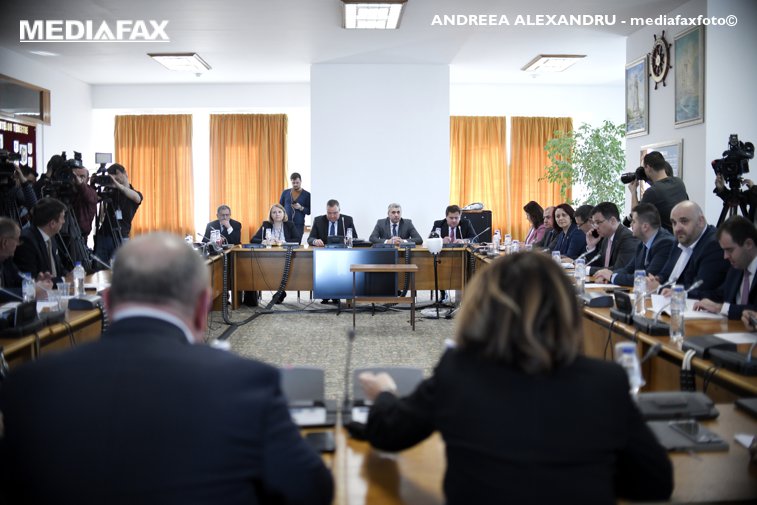 Imaginea articolului A doua zi de audieri pentru membrii propuşi în Guvernul Orban 2: Aviz negativ pentru cinci miniştri / Doar Virgil Popescu şi Bogdan Aurescu au primit undă verde 