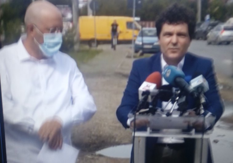 Imaginea articolului Îmbrânceli în timpul unei conferinţe de presă a lui Nicuşor Dan. Viceprimarul Aurelian Bădulescu a intervenit agresiv
