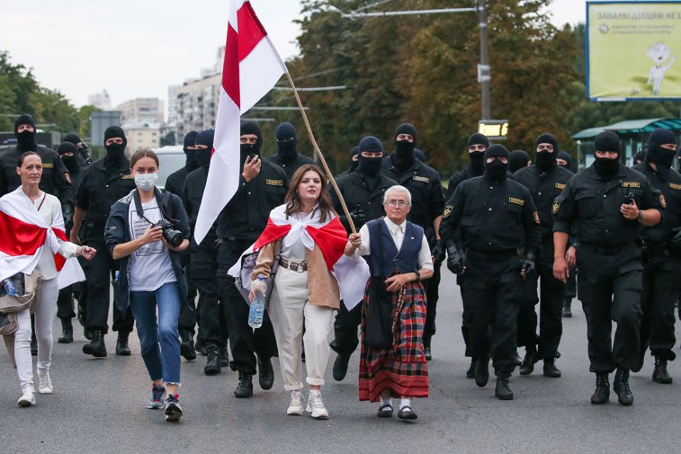 Imaginea articolului Nina, eroina. Străbunica din Belarus care îl sfidează pe preşedintele Alexander Lukashenko