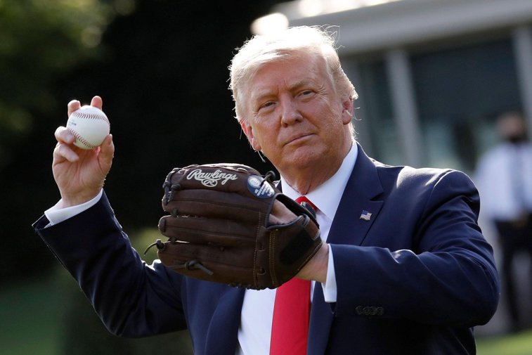 Imaginea articolului Donald Trump se află în război cu Liga Nord-Americană de Baseball. Ce le-a cerut politicianul susţinătorilor săi