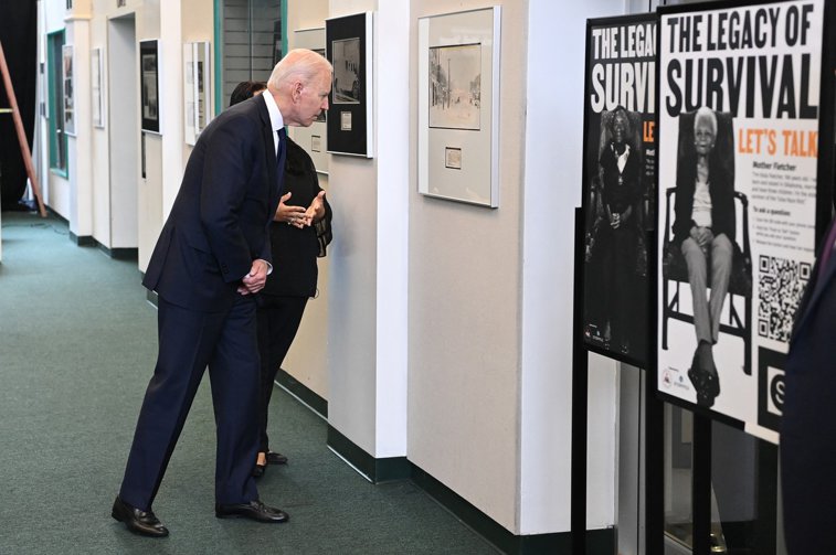Imaginea articolului Joe Biden, vizită istorică la Tulsa. A devenit primul preşedinte american prezent la comemorarea celui mai violent masacru rasial comis în Statele Unite ale Americii