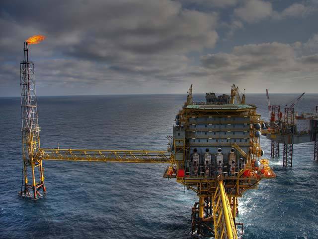 Imaginea articolului Se mai scoate gazul din Marea Neagră: Guvernul ia în calcul plafonarea preţului la gaze şi lucrează la un pachet de compensare pentru factura la energie