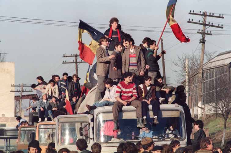 Imaginea articolului Elevii vor avea o nouă materie: Istoria Revoluţiei din 1989 