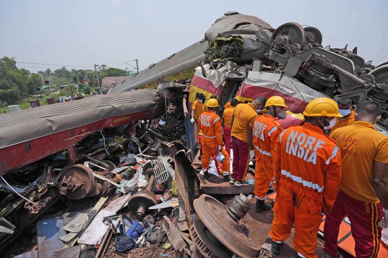 Imaginea articolului Iohannis a transmis condoleanţe Indiei după accidentul feroviar cu peste 260 de morţi