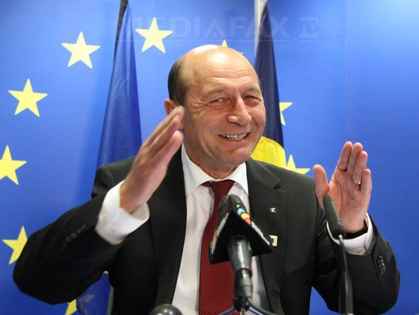 Imaginea articolului Băsescu, la Şcoala de Vară a UNPR: Dacă nu sunt întrebări, hai la o cafea. Gabi, am fost atât de clar