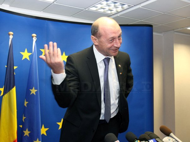Imaginea articolului Băsescu: M-aş întreba care ar fi fost reacţia faţă de România dacă PRM condiţiona o decizie europeană