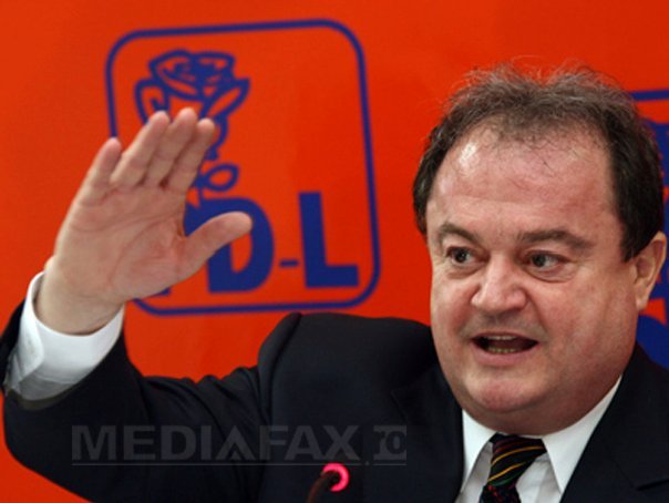 Imaginea articolului Blaga, întrebat dacă nu exclude la candidatura la şefia PDL: Nici pe departe