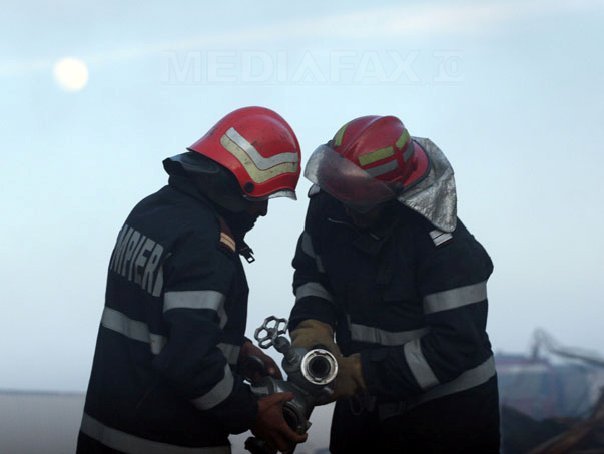 Imaginea articolului Vâlcea: Un camion încărcat cu 21 de tuburi cu oxigen s-a răsturnat în apropierea platformei Oltchim
