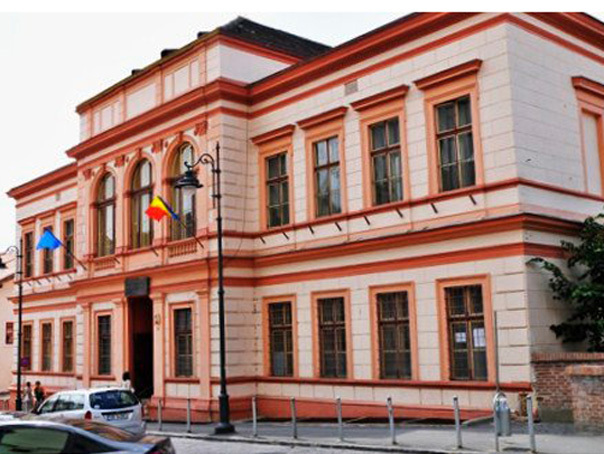 Imaginea articolului Liceul de Artă din Sibiu nu poate folosi bani din buget pentru reparaţii, clădirea fiind retrocedată