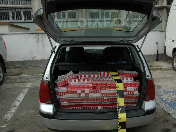 Imaginea articolului Cinci persoane, reţinute de DIICOT pentru contrabandă cu ţigări, în care sunt implicaţi şi grăniceri