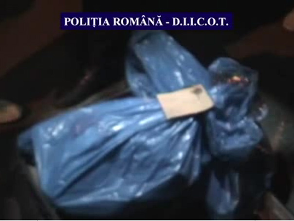 Imaginea articolului Traficant de droguri prins cu 2,5 kg. canabis, pe care voia să le vândă studenţilor din Timişoara -VIDEO