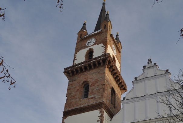 Imaginea articolului Turnul Bisericii Evanghelice din Bistriţa, refăcut după incendiul din 2008, a fost sfinţit