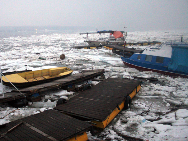 Imaginea articolului Suceava: Echipele ISU au acţionat cinci ore pentru a debloca de gheţuri râul Dorna