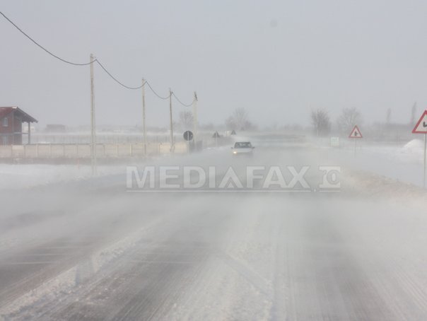Imaginea articolului Vreme rea în toată ţara. CODUL GALBEN a intrat în vigoare. Circulaţie îngreunată de ninsoare şi viscol. Care este starea drumurilor
