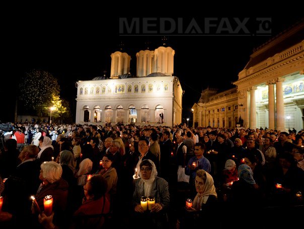 Imaginea articolului Peste 30.000 oameni au participat la slujba de Înviere în Bucureşti