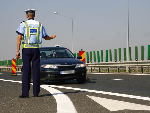 Imaginea articolului Poliţişti şi radare, pe toate drumurile naţionale. Autostrada Soarelui, supravegheată cu elicopterul