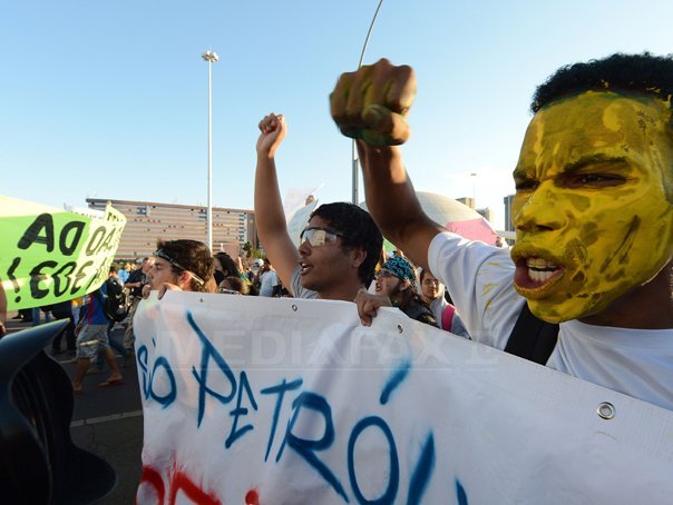 Imaginea articolului MAE atenţionează românii care călătoresc în Brazilia asupra protestelor violente