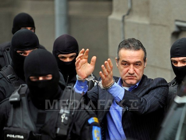 Imaginea articolului Judecarea contestaţiei lui Gigi Becali, amânată din nou