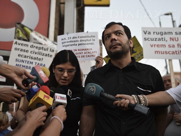 Imaginea articolului PROTESTUL ANTI-MAINDANEZI: Peste 200 de persoane au participat la manifestaţie în Piaţa Romană - GALERIE FOTO