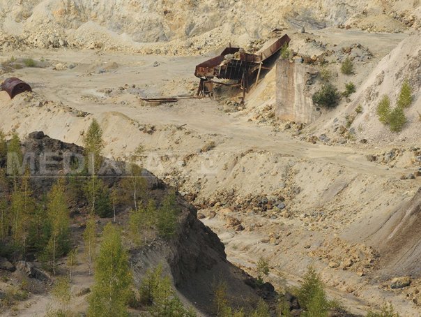 Imaginea articolului PROTEST la Roşia Montană: Mineri blocaţi în subteran cer începerea proiectului minier în zonă. Oamenii îi cer lui Crin Antonescu să vină pentru a discuta despre proiectul minier
