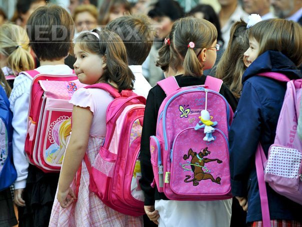 Imaginea articolului Arad: Elevii nu vor beneficia de lapte şi corn decât din octombrie