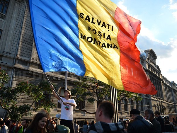 Imaginea articolului PROTESTE faţă de proiectul Roşia Montană, în ţară: Câteva sute de persoane la mitinguri, la Cîmpeni, Alba Iulia, Bistra