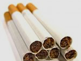 Imaginea articolului Arme, ţigări, tutun vrac şi 150 de litri de alcool, confiscate în urma percheziţiilor în trei judeţe