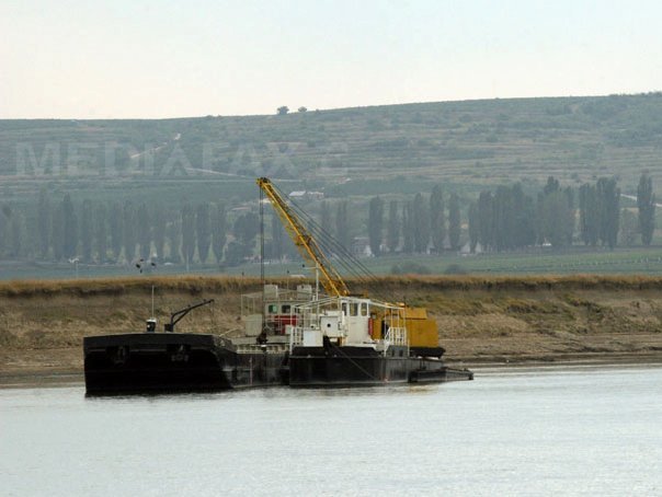 Imaginea articolului Mehedinţi: Dig ridicat pe Dunăre de către firma amendată pentru poluarea fluviului