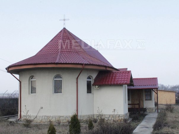 Imaginea articolului REPORTAJ: Mai mulţi preoţi caterisiţi şi-au făcut biserică privată, devenită Mitropolia Moldovlahiei - FOTO