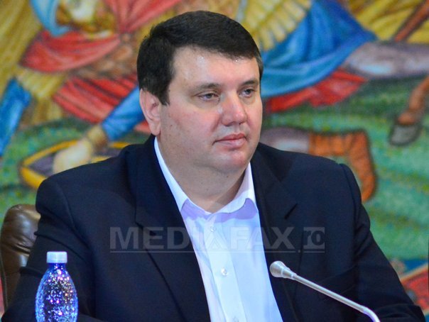 Imaginea articolului Preşedintele Consiliului Judeţean, şeful IPJ Mehedinţi şi preşedintele PSD Orşova au fost REŢINUŢI pentru fapte de corupţie