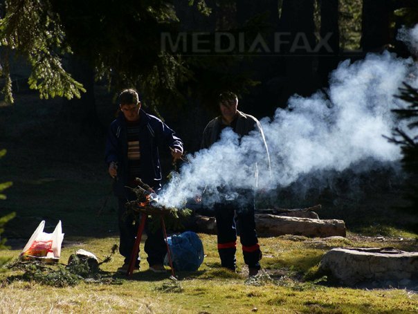 Imaginea articolului Campanie Mediafax "Viaţa după grătar": Românii care merg în excursii cheltuiesc de zece ori mai mult pe picnicuri decât la restaurante